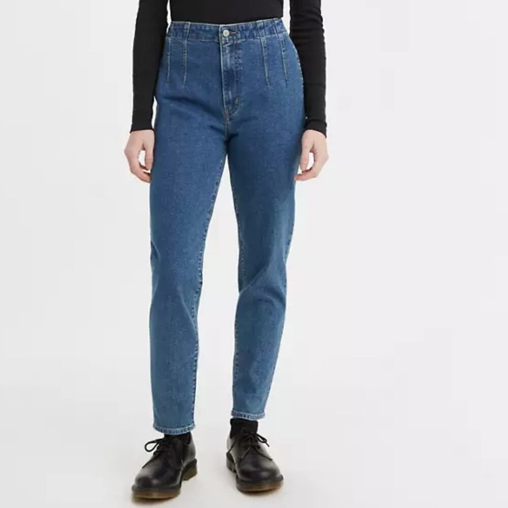 Levi’s High Waisted Taper Blue Jeans Size 28